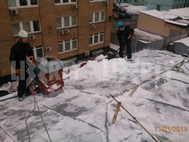 Очистка крыши от снега